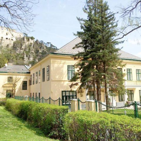 Wienerwald Residenz Баден Экстерьер фото