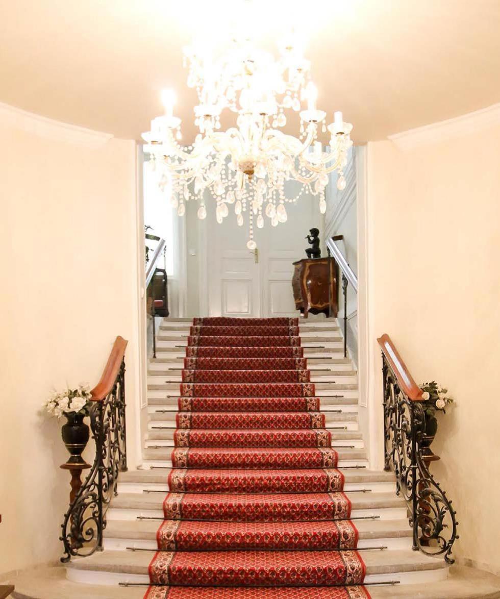 Wienerwald Residenz Баден Экстерьер фото